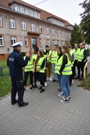 Policjanci edukują młodzież