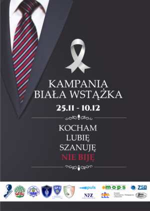 plakat promujący kampanię białą wstążka, tło z motywem marynarki męskiej z białą wstążką na wysokości klatki piersiowej
